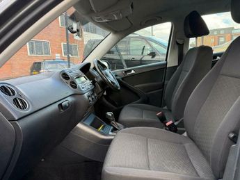 Volkswagen Tiguan 2.0 TDI BlueMotion Tech S DSG 4WD Euro 5 (s/s) 5dr