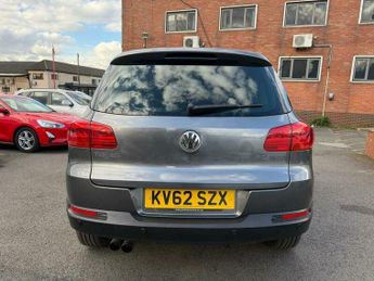 Volkswagen Tiguan 2.0 TDI BlueMotion Tech S DSG 4WD Euro 5 (s/s) 5dr
