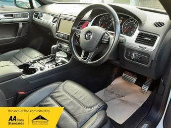 Volkswagen Touareg V6 R-LINE PLUS TDI BLUEMOTION TECHNOLOGY