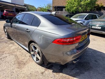 Jaguar XE R-SPORT