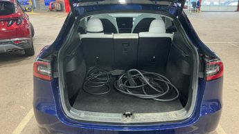 Tesla Model Y LONG RANGE AWD