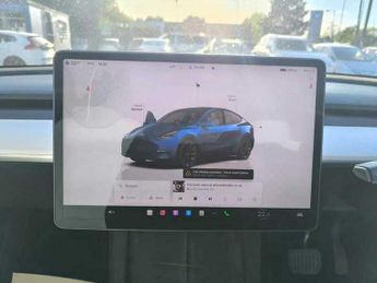 Tesla Model Y LONG RANGE AWD