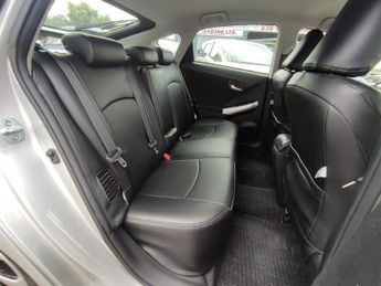 Toyota Prius 1.8 Hybrid VVT-h CVT 5dr