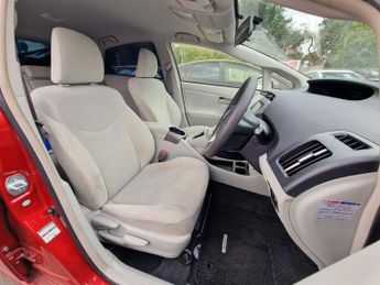 Toyota Prius 1.8 Hybrid VVT-h CVT 5dr