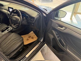 Ford Focus ACTIVE X VIGNALE ECOBLUE 70 PLATE AUTO LEATHER SAT NAV PANO ROOF