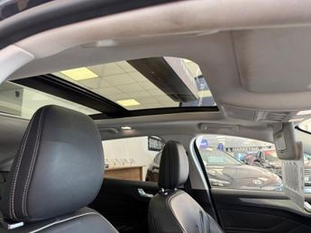 Ford Focus ACTIVE X VIGNALE ECOBLUE 70 PLATE AUTO LEATHER SAT NAV PANO ROOF
