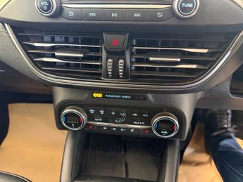 Ford Focus ACTIVE X VIGNALE ECOBLUE 70 PLATE AUTO LEATHER SAT NAV PANO ROOF