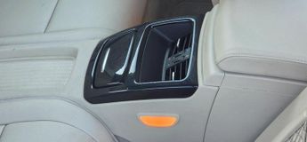 BMW 3 SERIES 320i SE