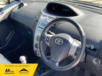 Toyota Yaris 1.3 VVT-i SR Hatchback 5dr Petrol Manual (141 g/km, 85 bhp)