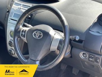 Toyota Yaris 1.3 VVT-i SR Hatchback 5dr Petrol Manual (141 g/km, 85 bhp)