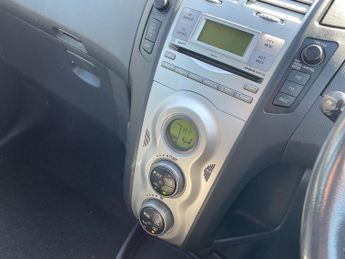 Toyota Yaris 1.3 VVT-i SR Hatchback 5dr Petrol Manual (141 g/km, 85 bhp)