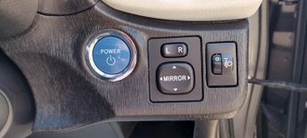 Toyota Yaris VVT-I T SPIRIT