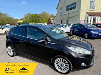 Ford Fiesta TITANIUM AUTOMATIC+P/SENSORS+TWO KEYS