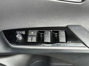 Toyota Prius 1.8 VVT-h GPF Business Edition Plus Hatchback 5dr Petrol Hybrid 