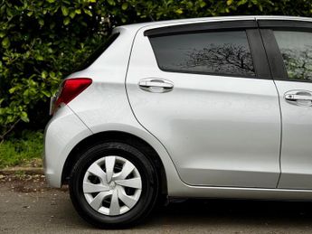 Toyota Yaris 1.33 Dual VVT-i Excel Hatchback 5dr Petrol Multidrive S Euro 6 (