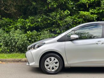 Toyota Yaris 1.33 Dual VVT-i Excel Hatchback 5dr Petrol Multidrive S Euro 6 (