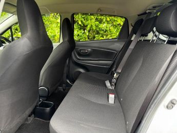 Toyota Yaris 1.33 Dual VVT-i Excel Hatchback 5dr Petrol Multidrive S Euro 6 (