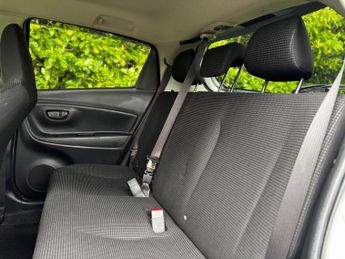 Toyota Yaris 1.33 Dual VVT-i Excel Hatchback 5dr Petrol Multidrive S Euro 6 (
