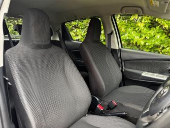 Toyota Yaris 1.33 Dual VVT-i Excel Hatchback 5dr Petrol Multidrive S Euro 6 (