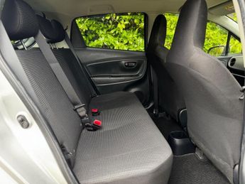 Toyota Yaris 1.33 Dual VVT-i Excel Hatchback 5dr Petrol Multidrive S Euro 6 (