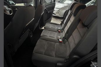 Volkswagen Touran 1.4 TSI PETEOL AUTOMATIC