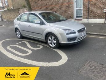 Ford Focus 1.6 Zetec Climate Hatchback 5dr Petrol Automatic (184 g/km, 99 b