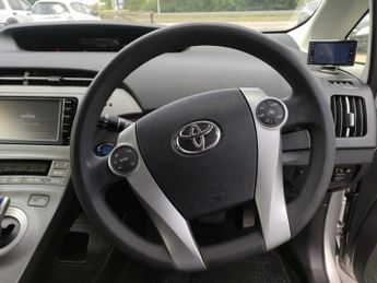 Toyota Prius 1.8 Hybrid VVT-h CVT 5dr
