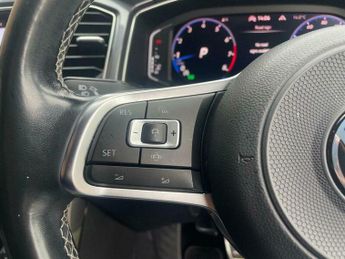 Volkswagen T-Roc R-LINE TSI EVO DSG