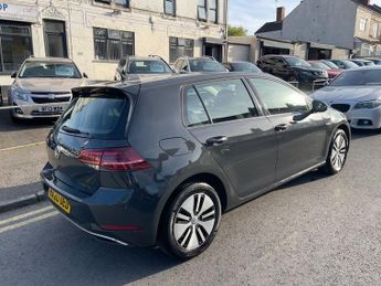 Volkswagen Golf E-GOLF