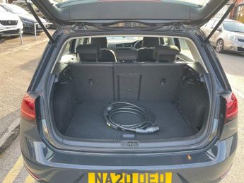 Volkswagen Golf E-GOLF