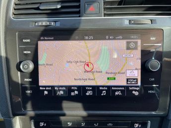 Volkswagen Golf E-GOLF