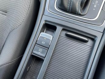Volkswagen Golf E-GOLF