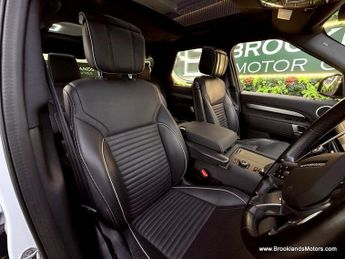 Land Rover Discovery R-DYNAMIC SE [3X SERVICES & HUGE SPEC]