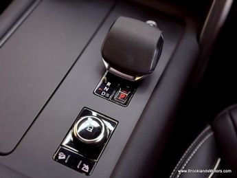 Land Rover Discovery R-DYNAMIC SE [3X SERVICES & HUGE SPEC]