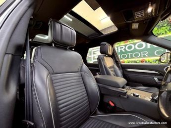 Land Rover Discovery R-DYNAMIC SE [3X LAND ROVER SERVICES, EXTENDED LAND ROVER WARRAN