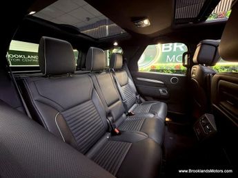 Land Rover Discovery R-DYNAMIC SE [3X SERVICES & HUGE SPEC]