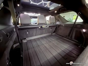 Land Rover Discovery R-DYNAMIC SE [3X SERVICES & HUGE SPEC]