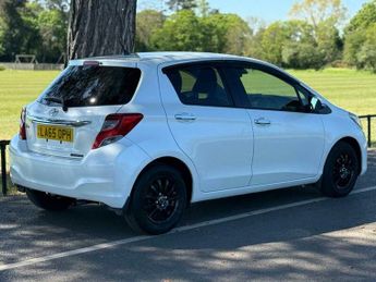 Toyota YARIS 1.33 Automatic Petrol 5dr Hatchback