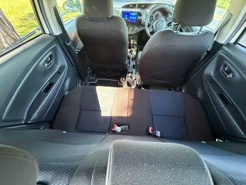 Toyota YARIS 1.33 Automatic Petrol 5dr Hatchback