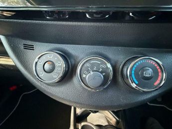 Toyota YARIS 1.33 Automatic Petrol 5dr Hatchback