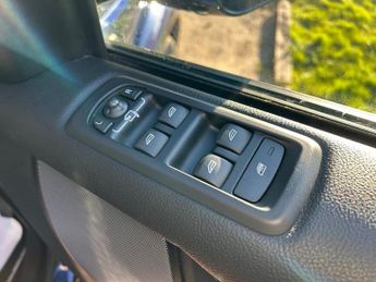 Land Rover Discovery SDV6 GRAPHITE 1 FOMER KEEPER FROM NEW ULEZ COMPLIANT 7 SEATS FUL