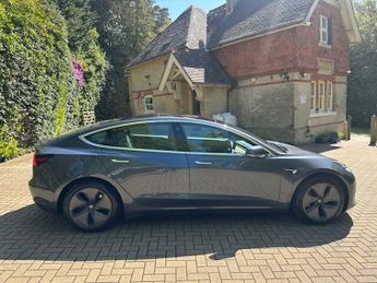 Tesla Model 3 STANDARD RANGE PLUS