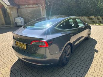 Tesla Model 3 STANDARD RANGE PLUS