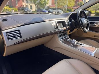 Jaguar XF D LUXURY