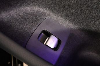 Mercedes E Class E 200 AMG LINE