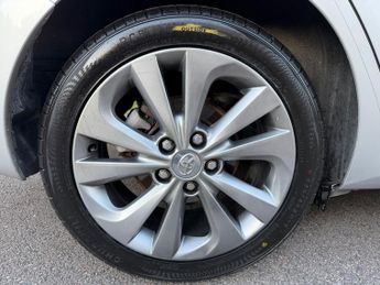 Toyota Auris VVT-I EXCEL