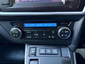 Toyota Auris VVT-I EXCEL