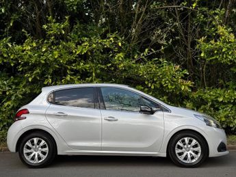 Peugeot 208 1.2 PureTech Tech Edition Hatchback 5dr Petrol EAT Euro 6 (s/s) 