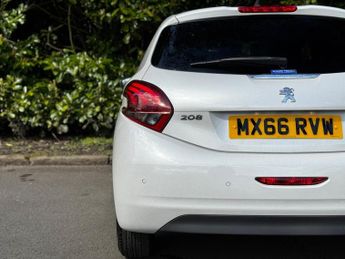 Peugeot 208 1.2 PureTech Tech Edition Hatchback 5dr Petrol EAT Euro 6 (s/s) 