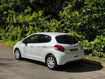Peugeot 208 1.2 PureTech Tech Edition Hatchback 5dr Petrol EAT Euro 6 (s/s) 